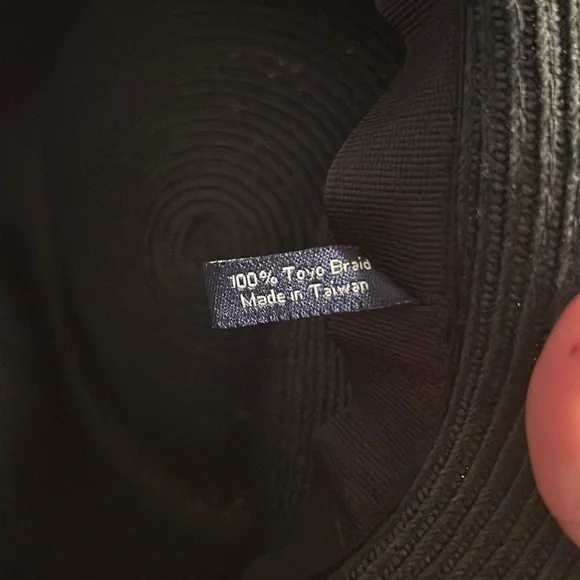 🌿Black hat - 100% tayo braid, like new🌿 - Picture 4 of 4